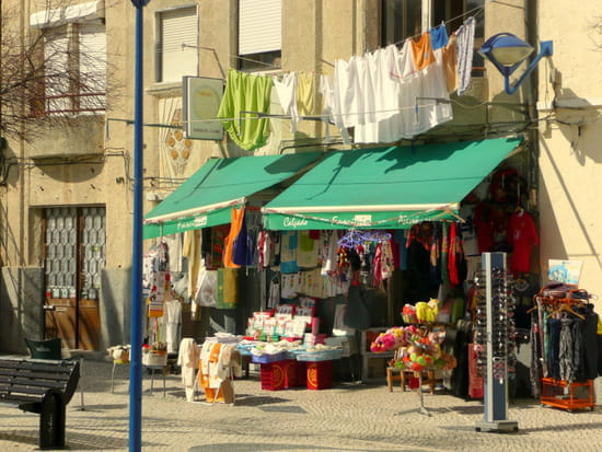 Nazaré au Portugal - Commerces.