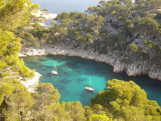 Sethye est dans la place ^^ Calanques-marseille-france-1091045714-1198657