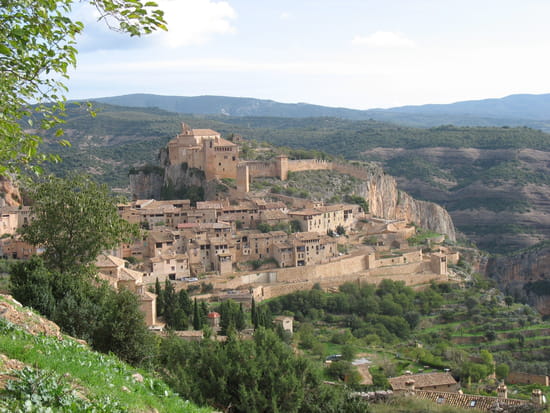 http://image-photos.linternaute.com/image_photo/550/villages-huesca-espagne-7453882099-915483.jpg