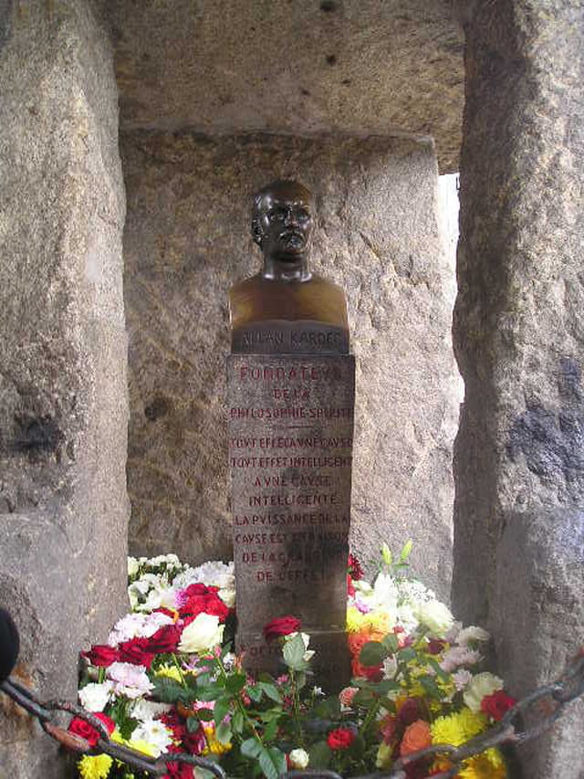Tombe d'Allan Kardec
