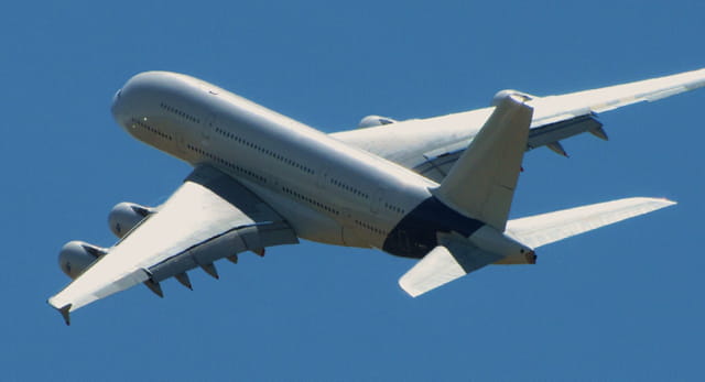 Immenses ailes d'acier. Airbus A380.