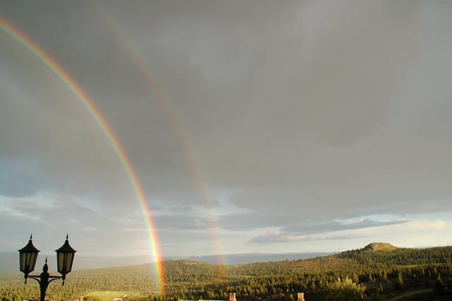 Arc en ciel sur les plateaux de la station de ski Geilo et Gol