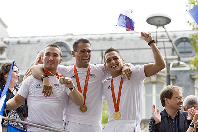 Athlètes français des JO de Pékin sur les Champs-Elysées