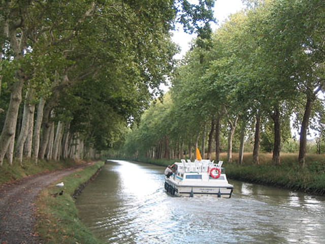 Au long du canal