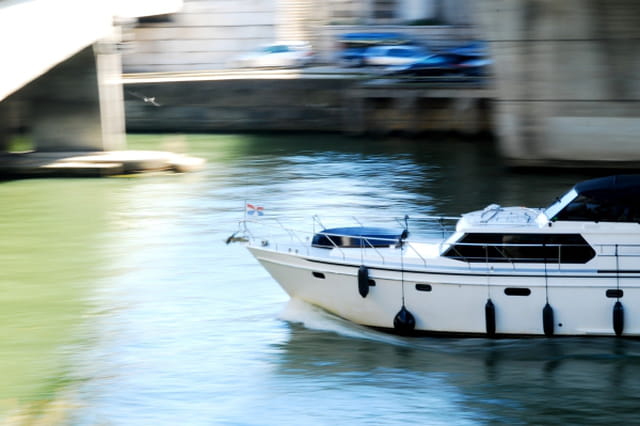 Bateau à grande vitesse