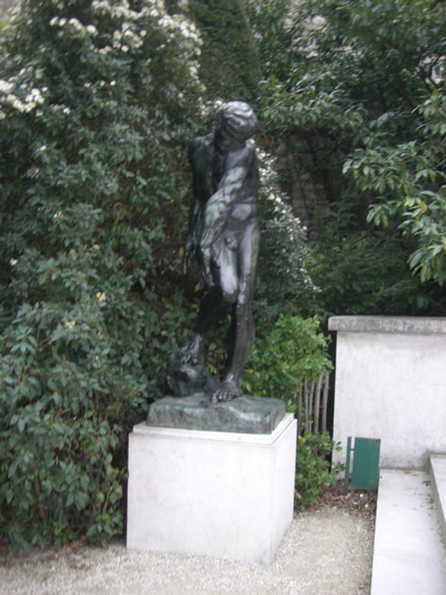 Belle statue de Rodin
