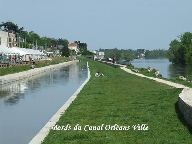 Bords du Canal centre ville d'Orléans