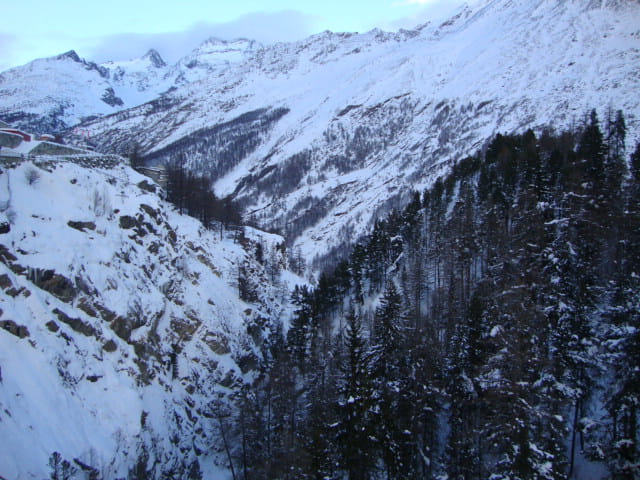 CANTON du VALAIS Vallée à Saas Fee