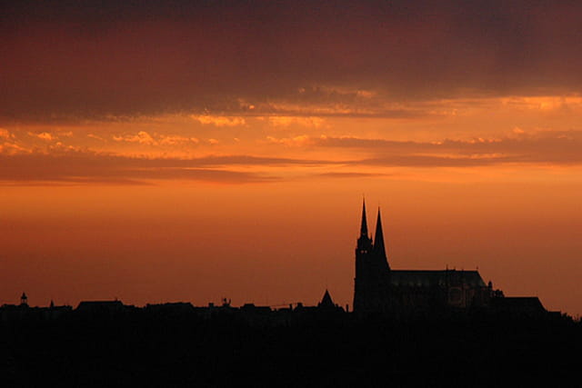 Cathédrale de Chartres avant l'orage