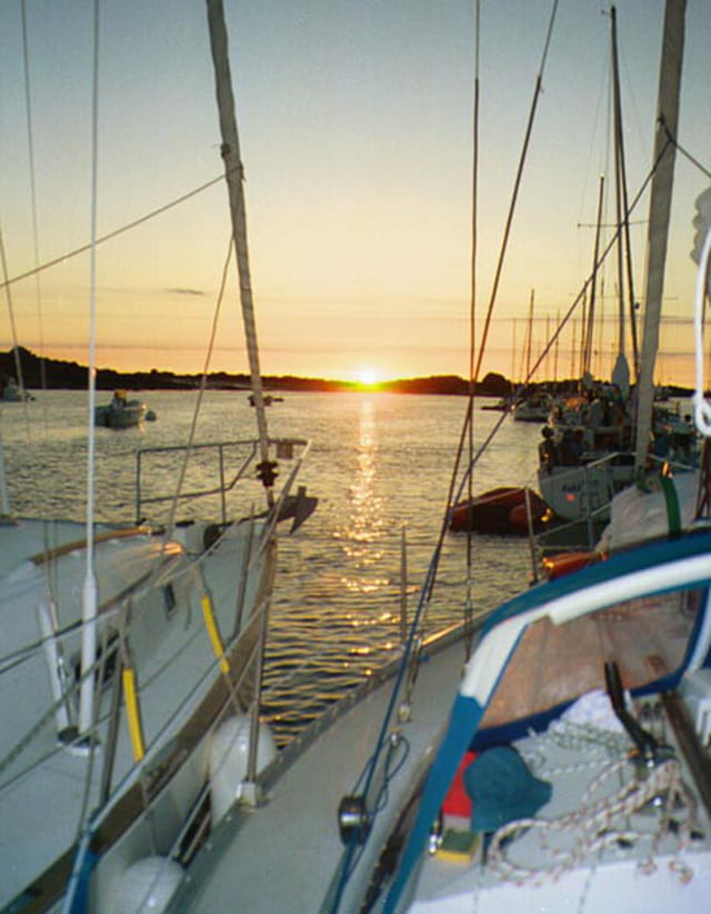Coucher de soleil au mouillage