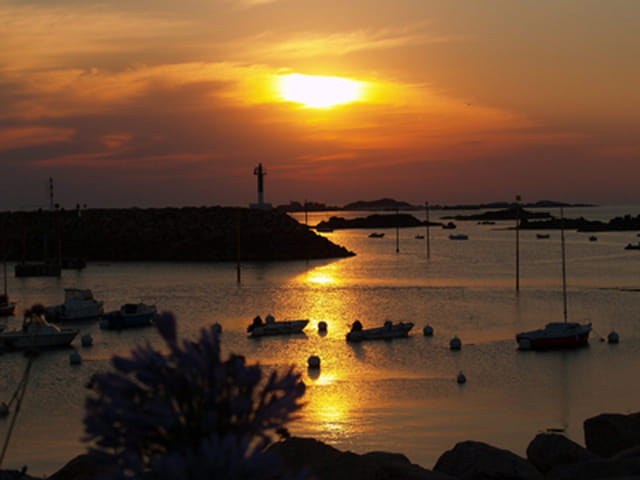 Coucher de soleil sur le port