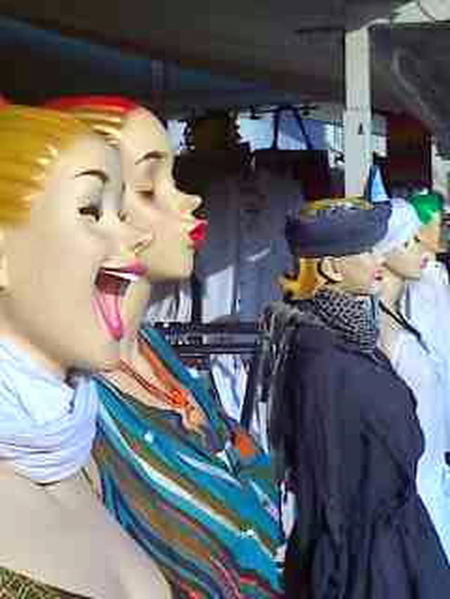 Demoiselles de Palavas les flots
