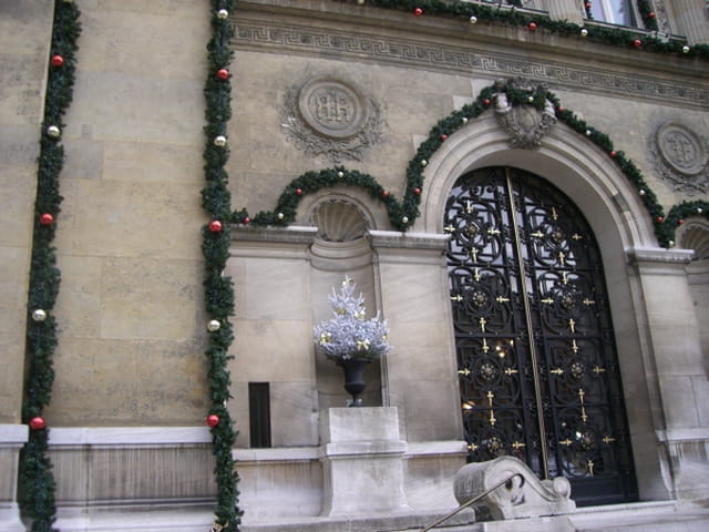 Entrée de la mairie pour noel