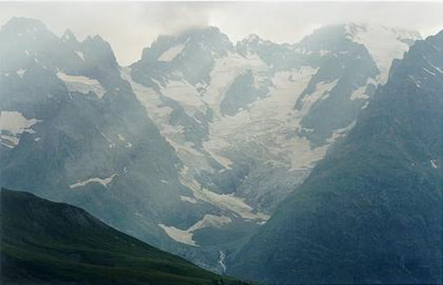 Glacier de l'Homme sous la brume