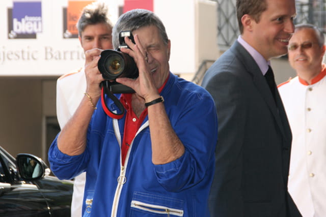 Jerry Lewis photographiant ses fans