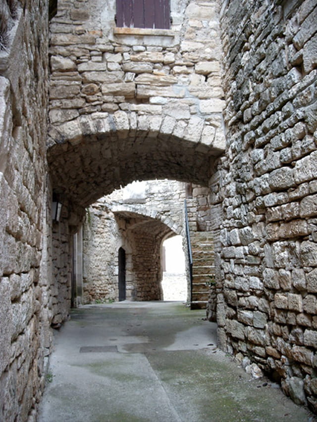 Jolie ruelle à montclus gard