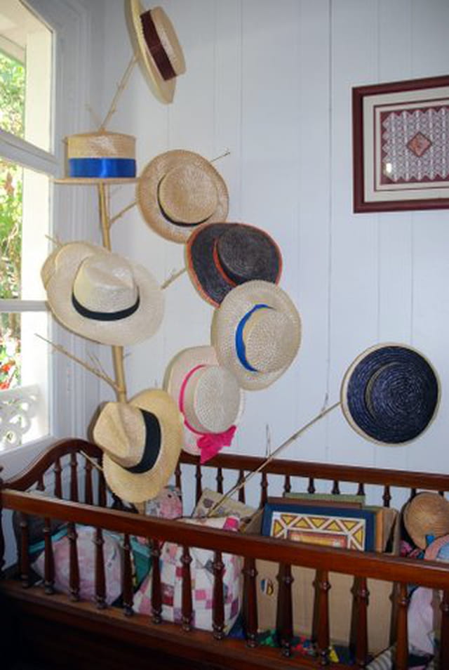 l'arbre à chapeaux de la Maison Folio