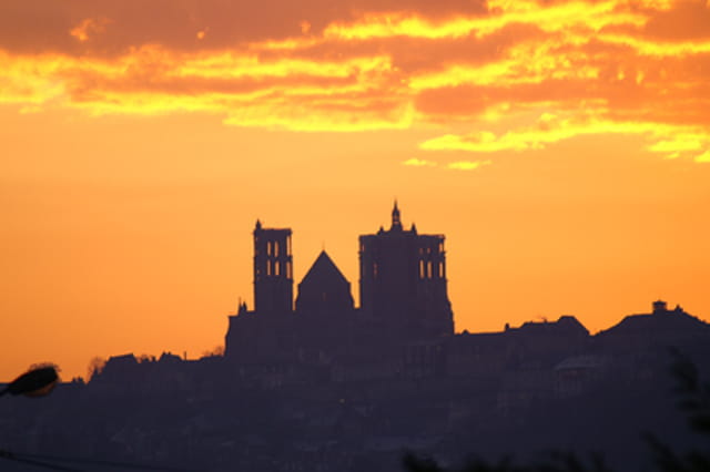 La cathédrale de laon en feu