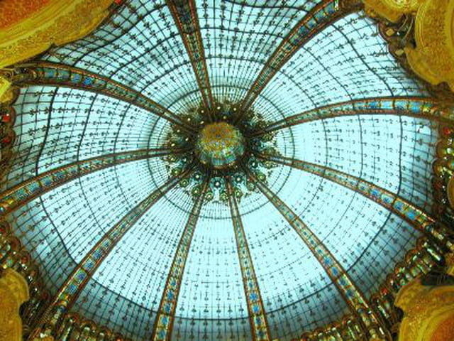 La coupole d'un grand magasin parisien