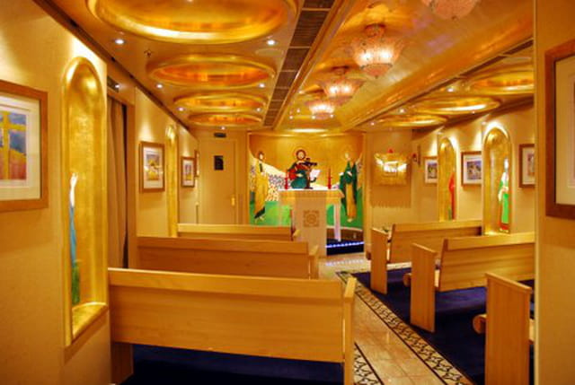 la petite église sur le bateau