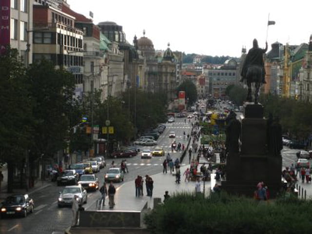 La place wenceslas juste avant l'or
