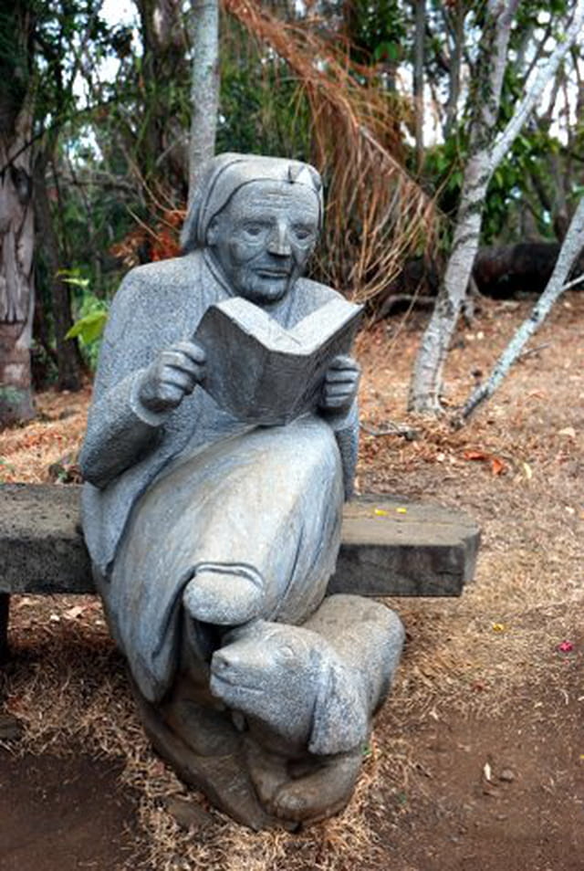 la statue de Madame Marie thérèse Ombline Panon Desbassayns