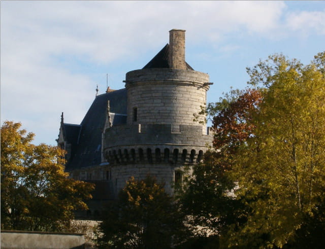 La tour couronnée