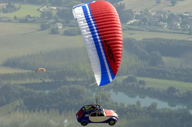 La voiture qui vole