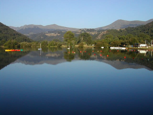 Lac chambon au petit matin
