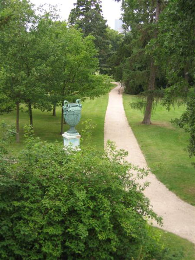 Le chemin de Bagatelle