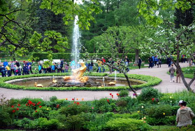 le parc du château de Peterhof