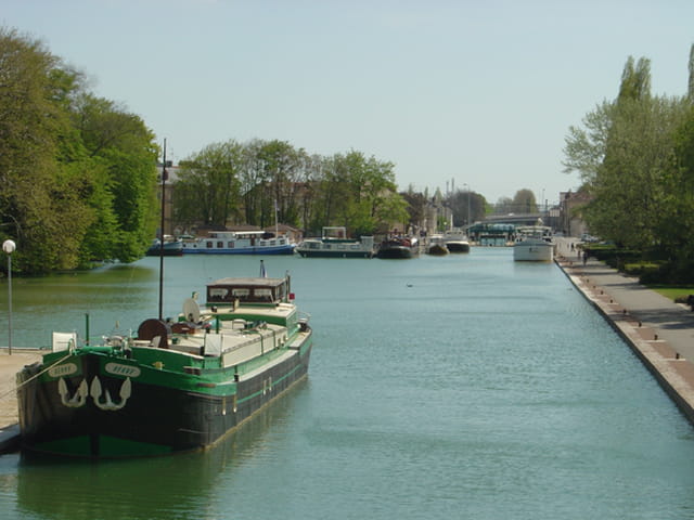 Le port du canal