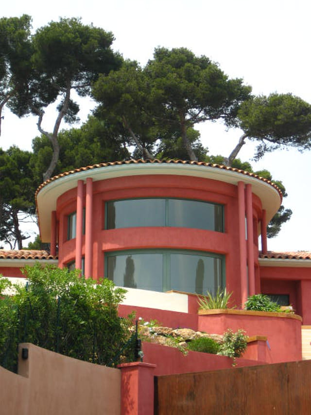Maison en couleur vive