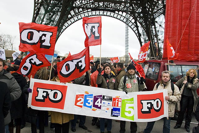 Manifestation contre la loi sur l'audiovisuel public