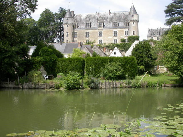 Montrésor, château XI ème siècle