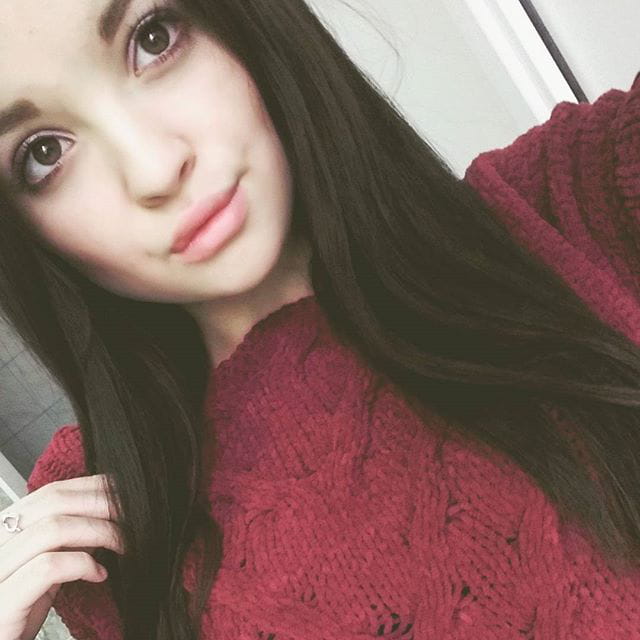 Ont parle pas trop tu veux savoir plus sur moi vient me parler je ne mord