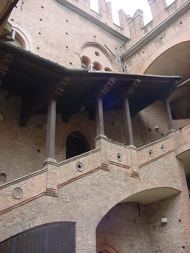Palais Bolonais