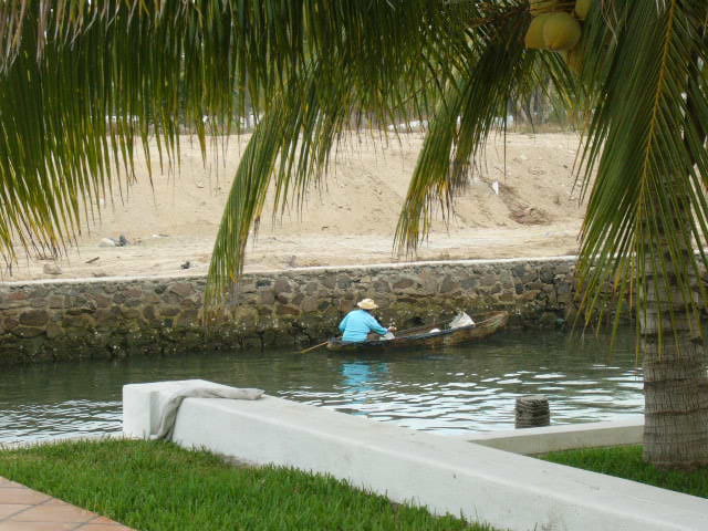 Pêcheur sur le canal