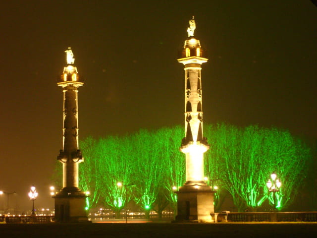 Place des Girondins à Noël