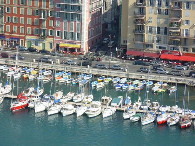 Port de Nice vu de la colline