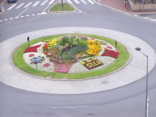 Rond point St LO