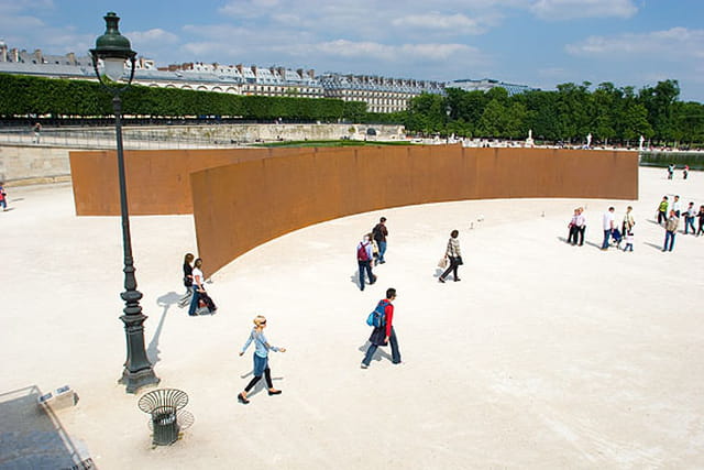 Sculpture aux Tuileries