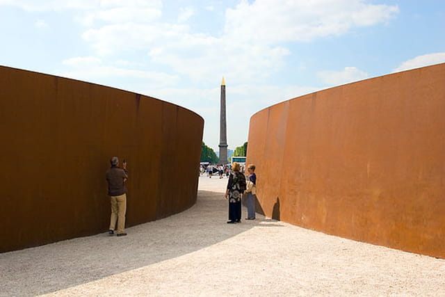 Sculpture aux Tuileries