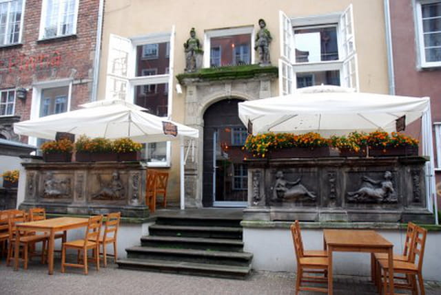 un restaurant de la rue Mariacka à Gdansk