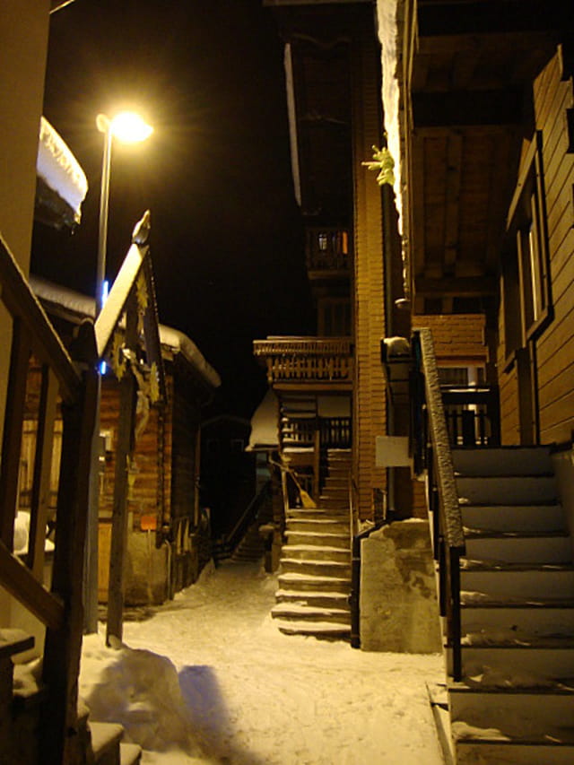 VILLAGE de NUIT ( Canton du Valais )Saas Almagell
