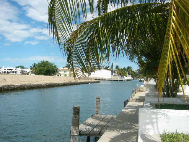 Vue sur le canal